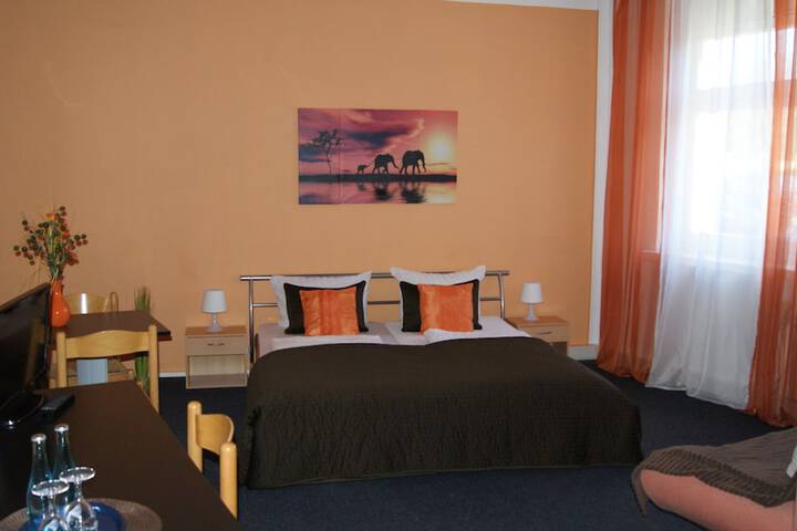 Room 7 of 37