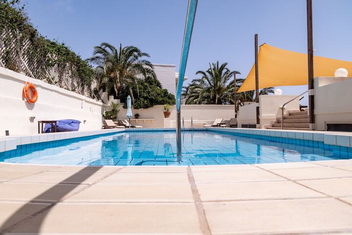 Pool 43 of 75