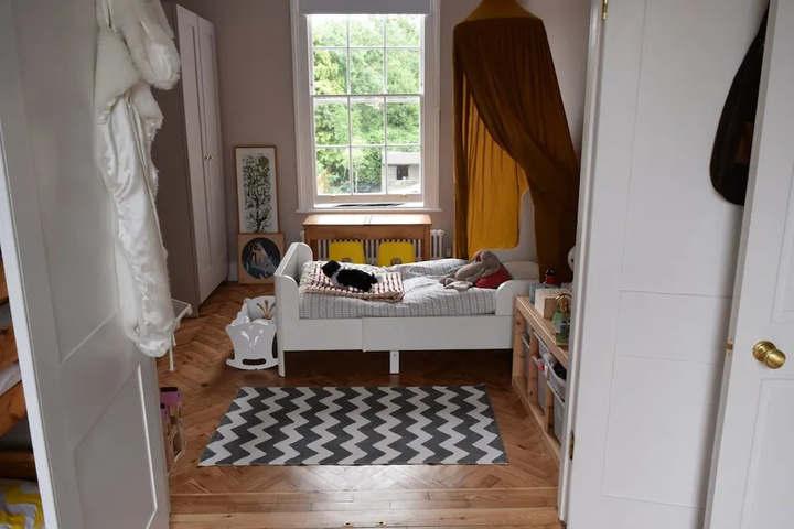 Room 5 of 14