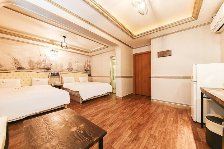 Room 35 of 49
