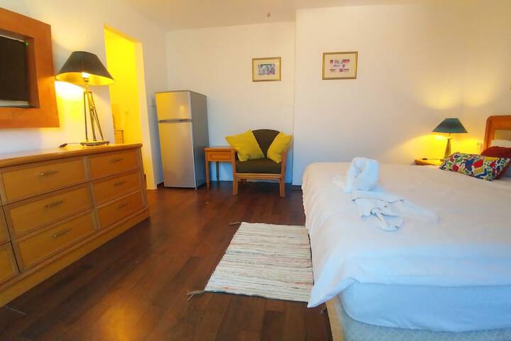 Room 16 of 80