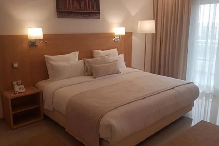 Room 8 of 21