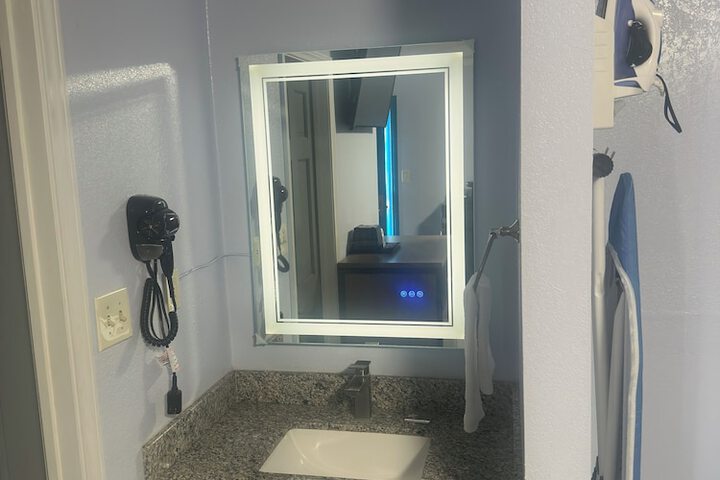 Room 16 of 26