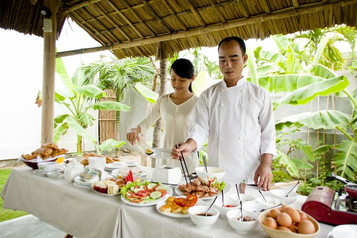 Dining 100 of 126