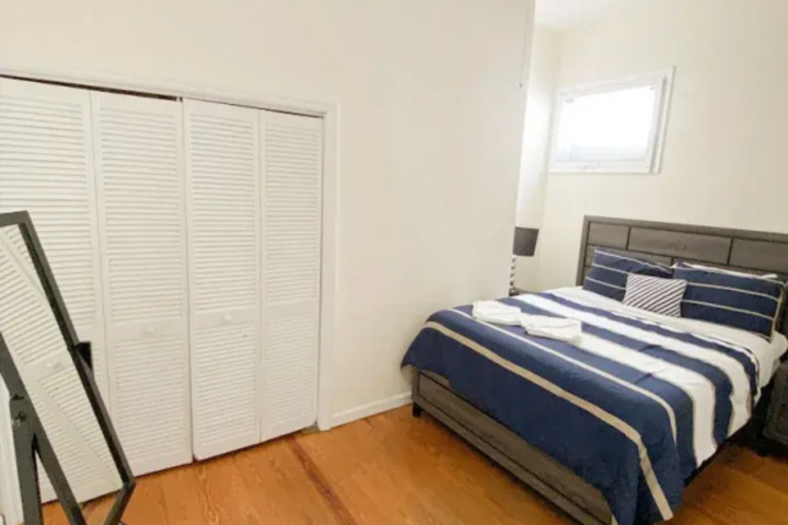 Room 3 of 16