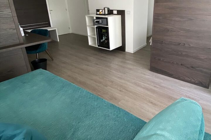 Room 46 of 89