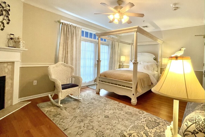 Room 14 of 90