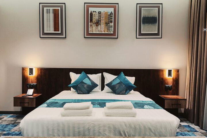 Room 26 of 32