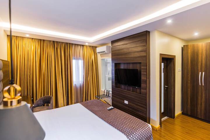 Room 28 of 70