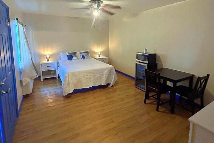 Room 7 of 16