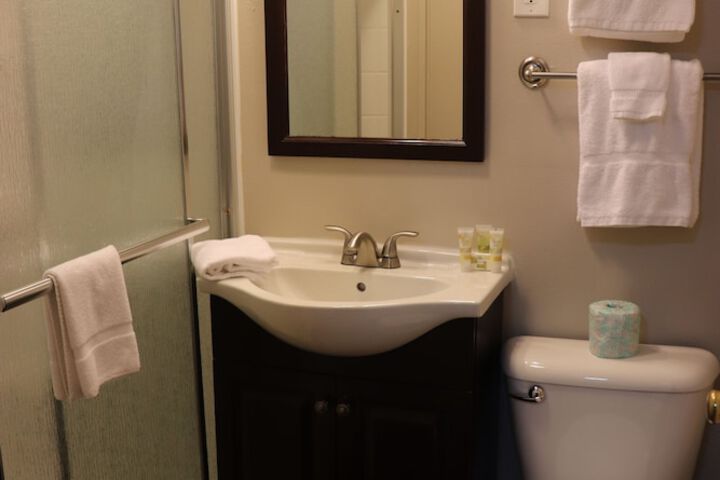 Room 384 of 504