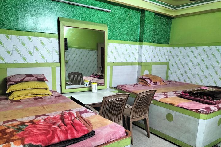 Room 13 of 29