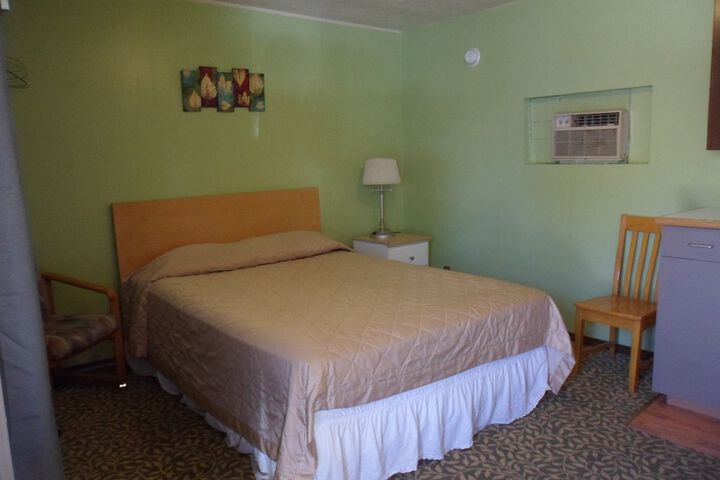 Room 19 of 38