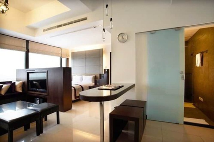 Room 8 of 29