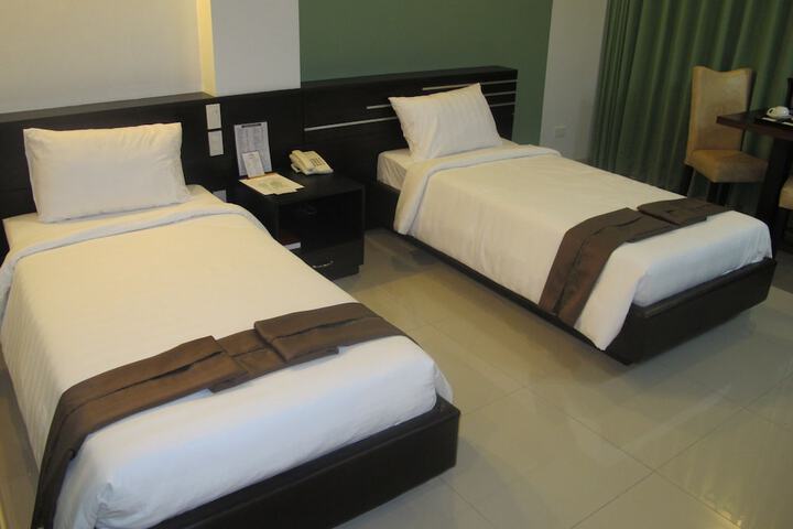Room 12 of 39