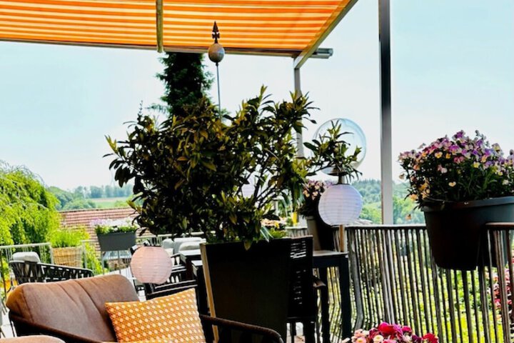 Sundeck 48 of 54