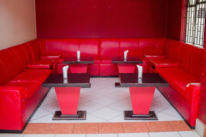 Lounge 68 of 89