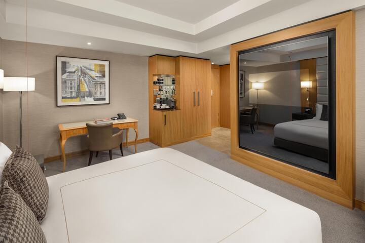 Room 48 of 114