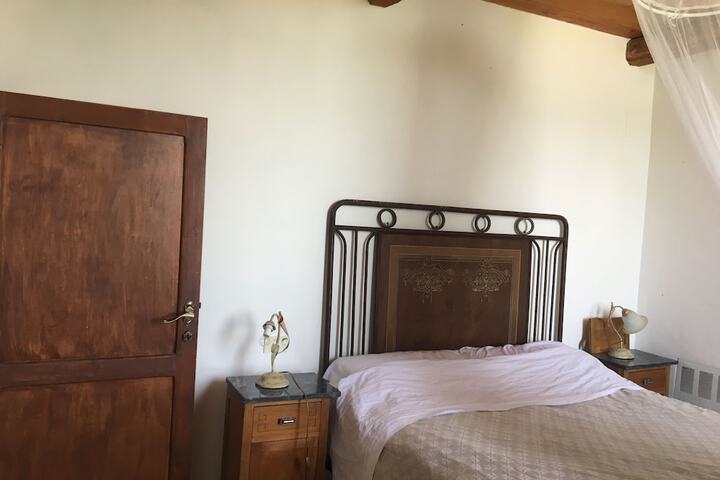 Room 22 of 206