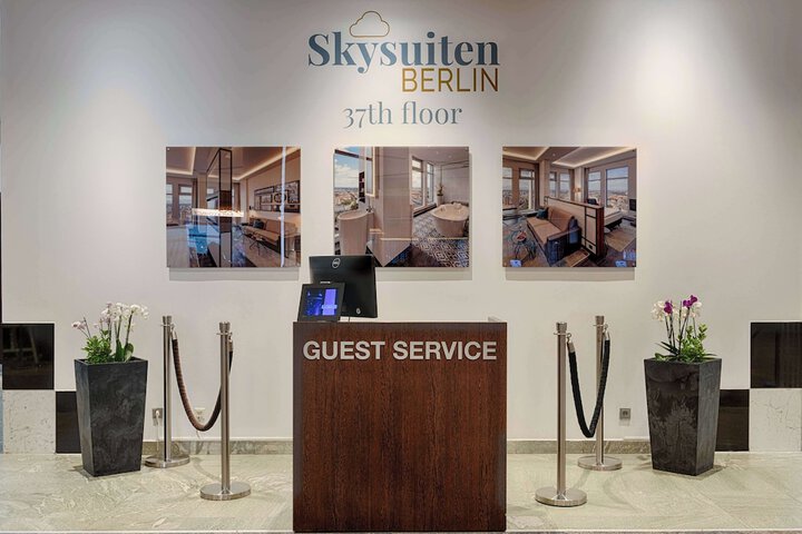 Guest Lobby