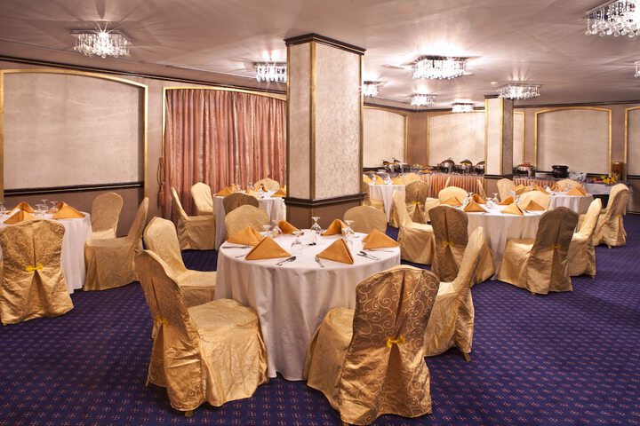 Ballroom/Hall 28 of 32