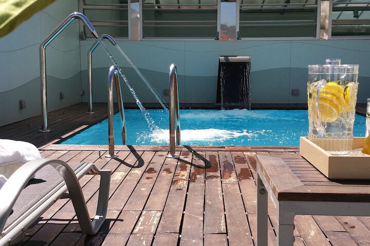 Pool Hotel