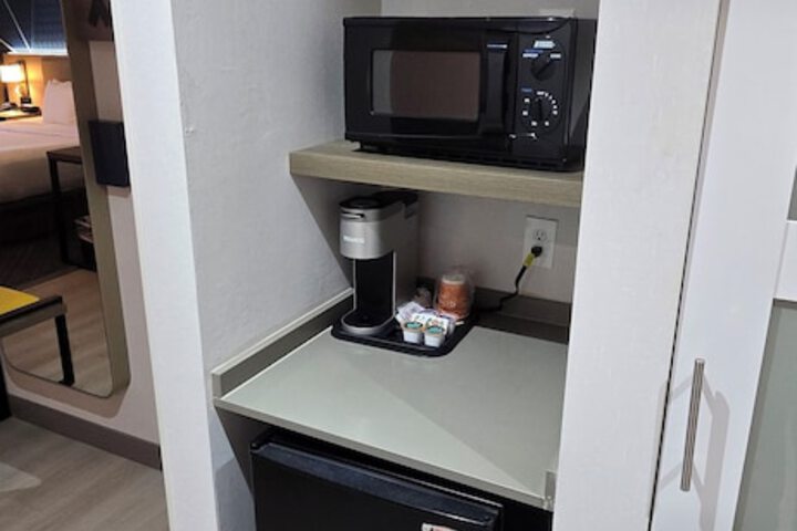 Suite King Bed Accessible
