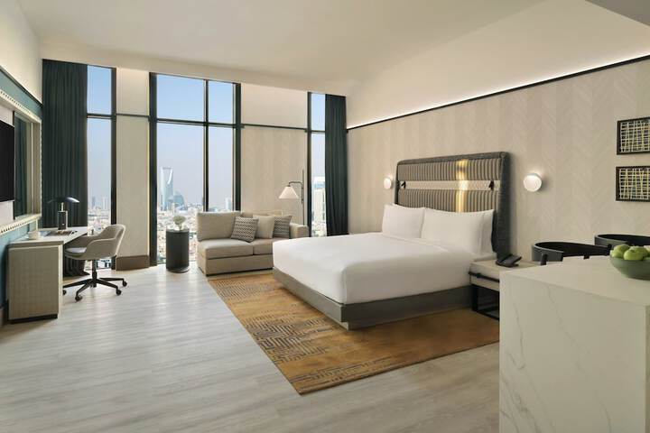Room 4 of 38
