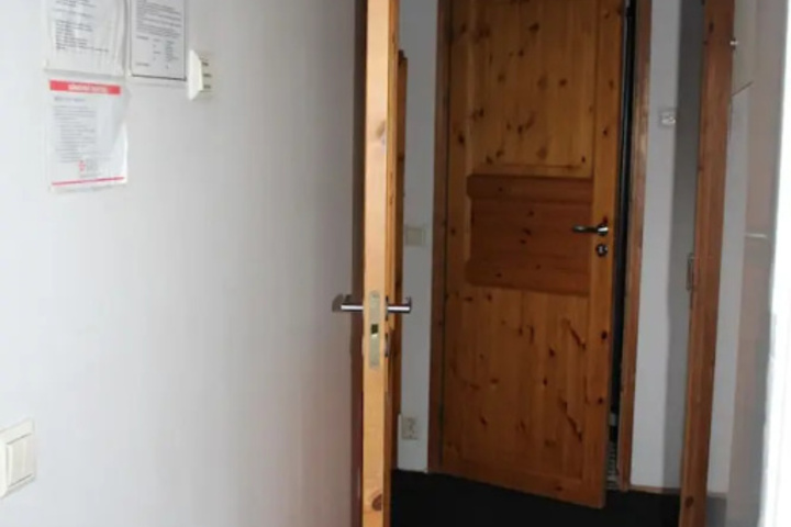 Room 8 of 8