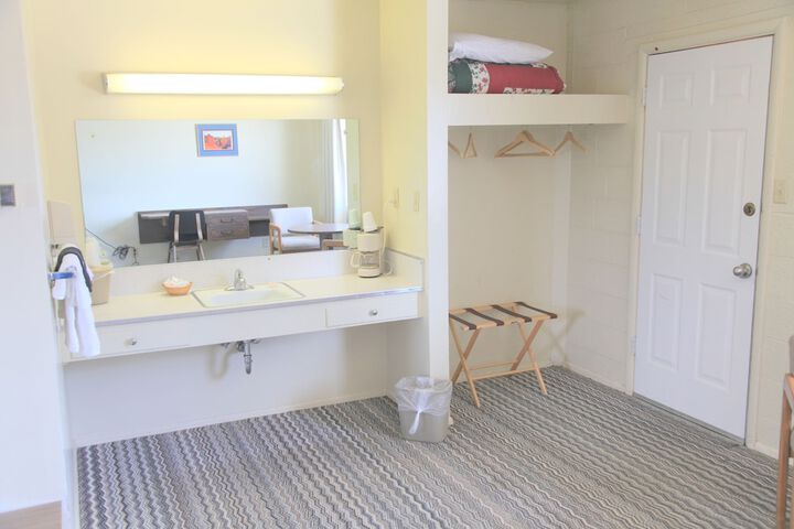 Room 22 of 33