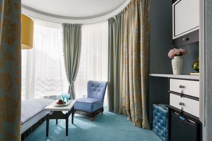 Room 28 of 44