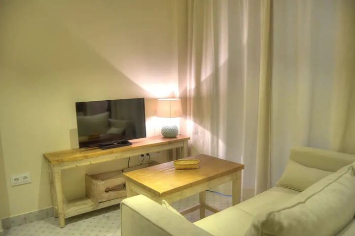 Room 4 of 15