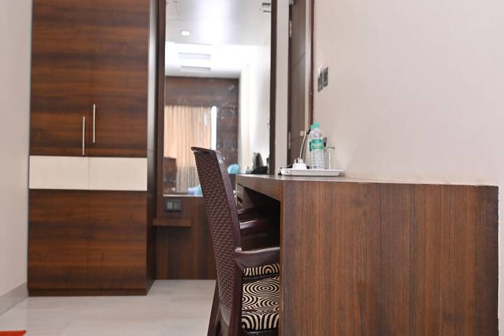 Room 30 of 114