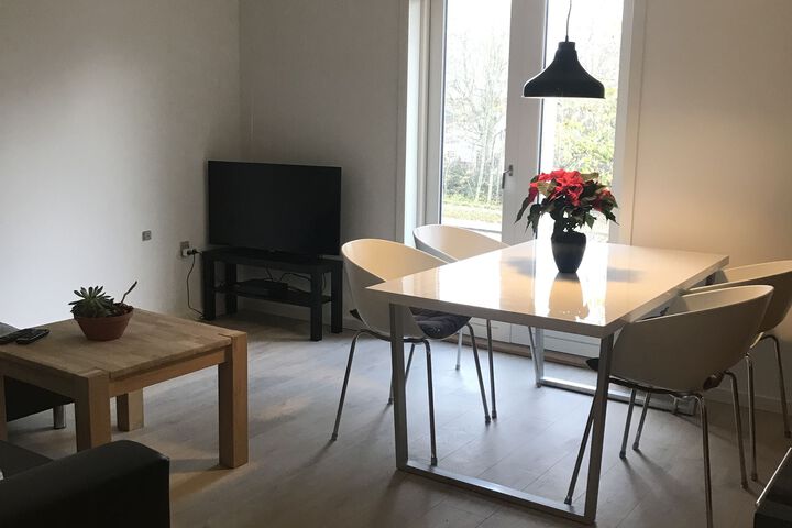 Room 5 of 16
