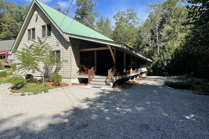 Good Times Chalet Limit 19 5 Bedroom Chalet by RedAwning in Bridgton, ME