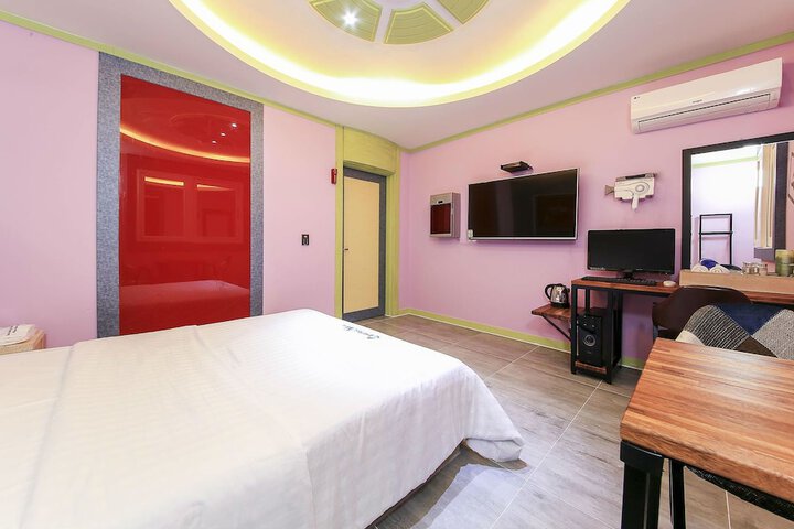 Room 7 of 22