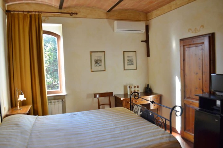 Room 9 of 51