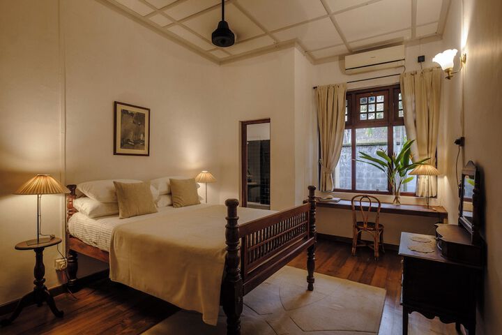 Room 3 of 60