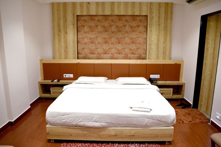 Room 10 of 31