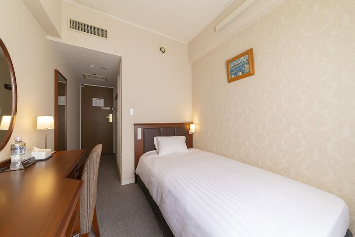 Room 7 of 92