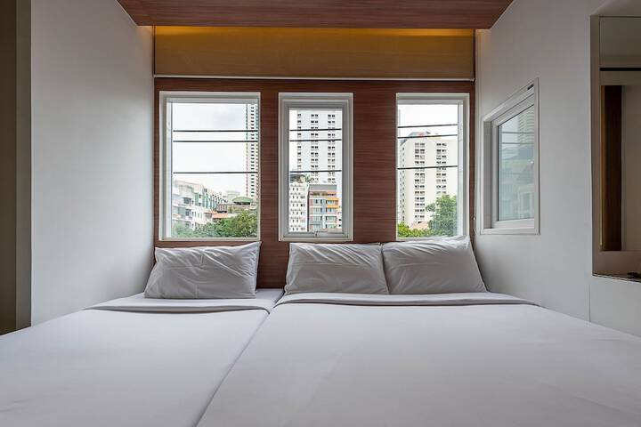 Room 18 of 25