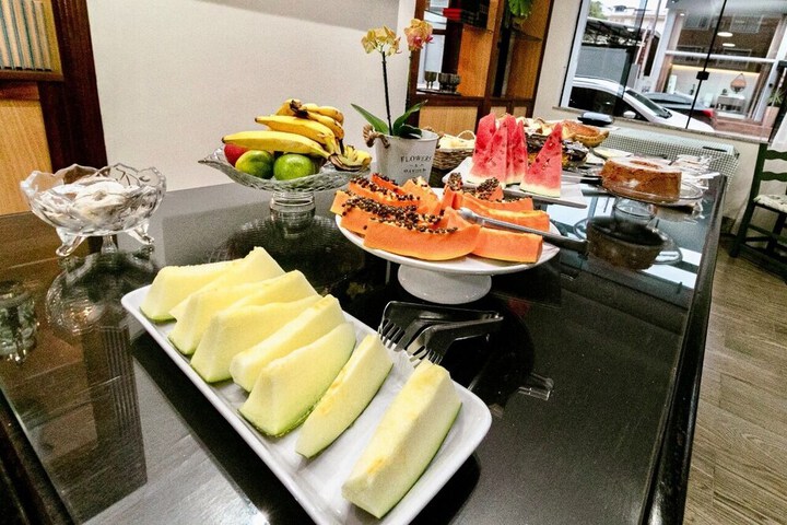 Dining 48 of 63