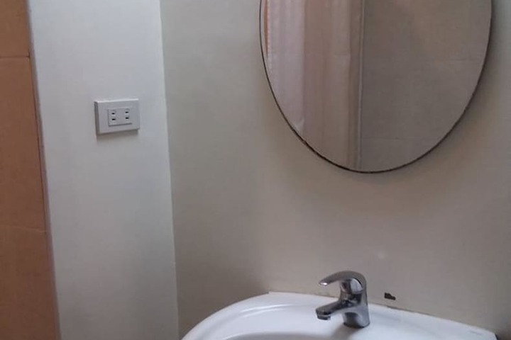 Room 21 of 37