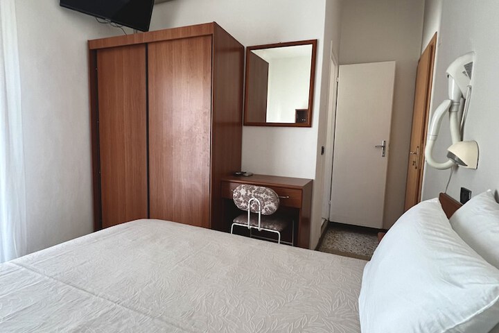 Room 21 of 26