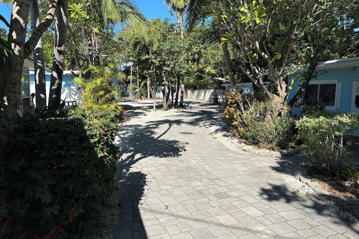 Hotel Exterior 63 of 64