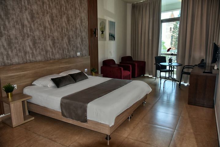 Room 12 of 69
