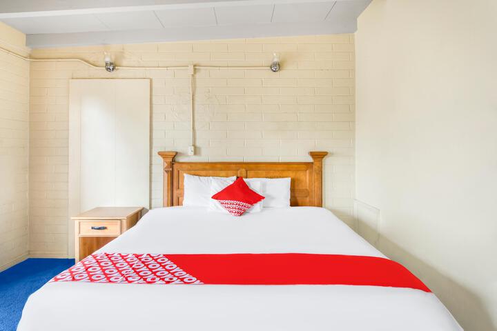 2 Queen Beds (10 of 16)