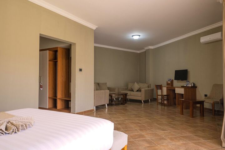 Room 15 of 36
