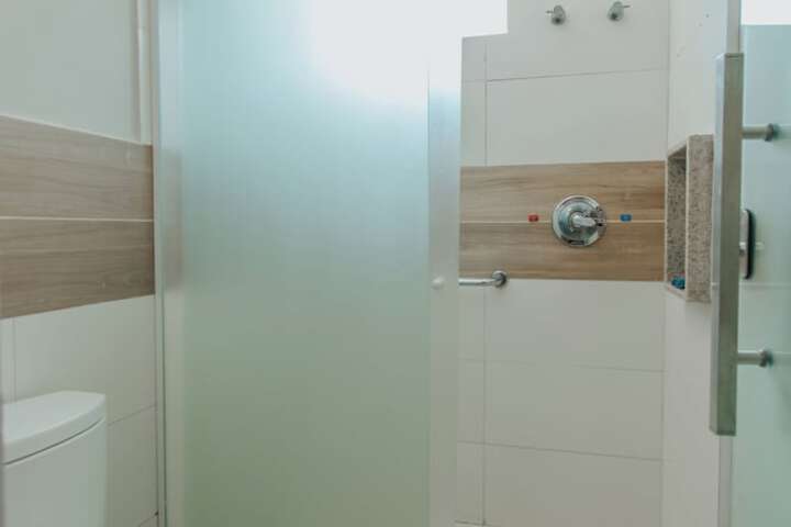 Room 27 of 74
