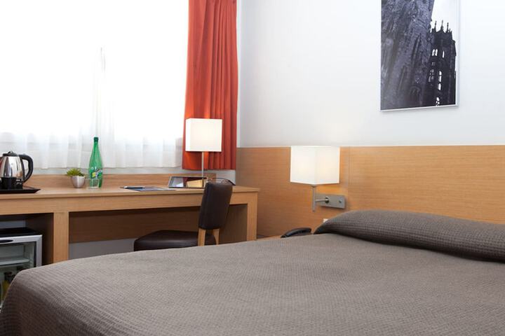 Room 5 of 48